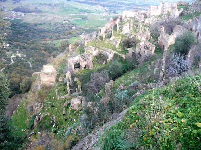 La nostra storia. Brancaleone 1943, la rivolta al rione Razzà