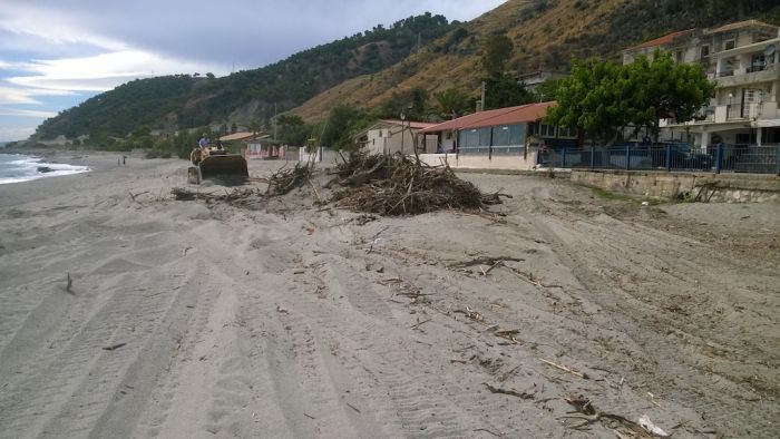 Palizzi. Le foto della spiaggia scattate a seguito della nota del Sindaco Scerbo