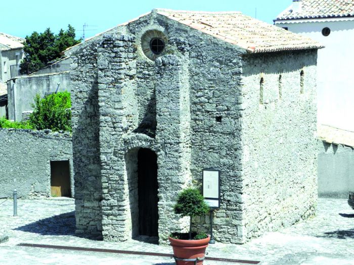 Gerace. La piccola chiesa di San Giovannello