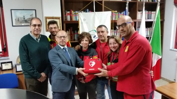 Sicuri in Montagna: Parco Aspromonte dona defibrillatore a Soccorso Alpino Calabria