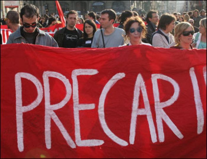 Lavoratori precari di Locri sabato in sit in davanti la Cattedrale. Non lasciamoli soli