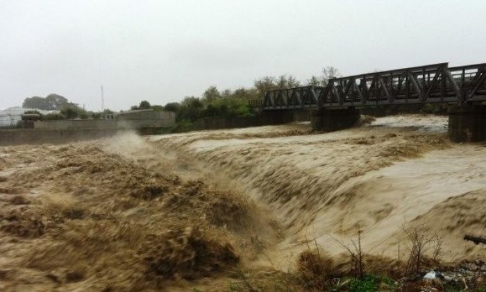 L&#039;analisi. Locride: tutto chiuso per pioggia