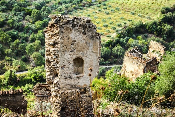 Brancaleone antico. Di lui quell’ultimo muro