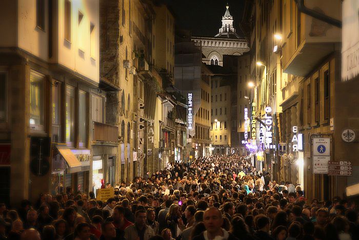 Confesercenti. Notti bianche e Black Friday stanno uccidendo l&#039;economia